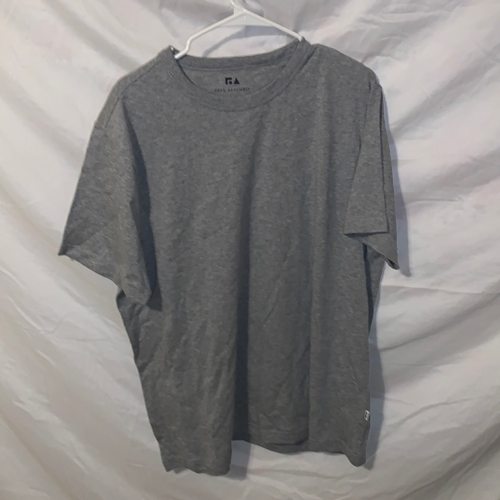 Grey large free assembly t-shirt.